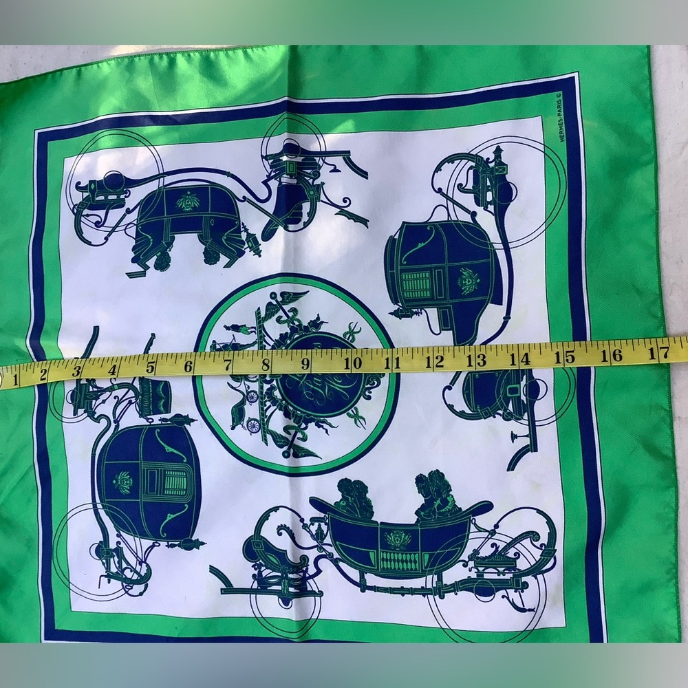 Hermes Petit Carre 45 Ex Libris Gavroche Silk Green Scarf - Picture 3 of 9